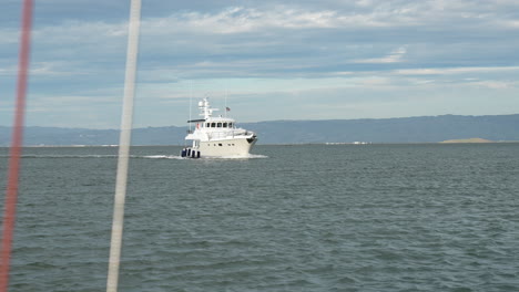A-yacht-in-the-San-Francisco-Bay-near-the-Redwood-City-Marina