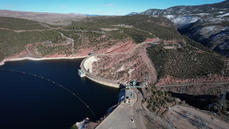 Flaming-Gorge-Dam-and-Hydroelectric-Power-Plant-in-Utah-Near-Wyoming-Border,-Drone-Aerial-View