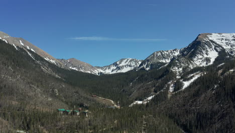 Landschaft-Luftbewegung-Durch-Taos-Ski-Valley-New-Mexico