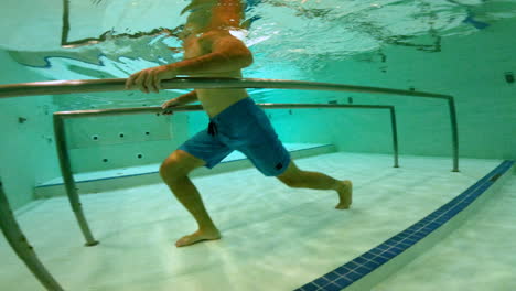 Physical-therapy-under-water-workout
