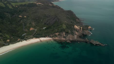 Einsamer-Menschenleerer-Strand-In-Neuseeland