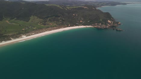 Einsamer-Strand-In-Neuseeland
