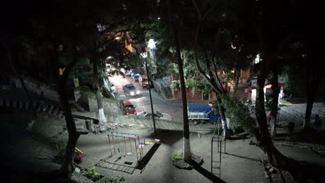 Autos,-Die-Nachts-In-Guanajuato-Durch-Die-Stadt-Fahren