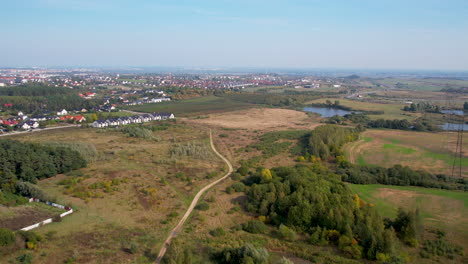 Schöne-Flache-Landschaft-In-Herbstfarben-In-Polen