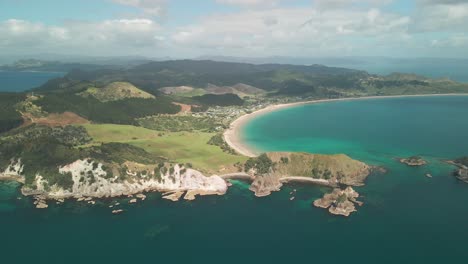 Drone-flight-to-Secluded-Crayfish-bay-in-the-Coromandel