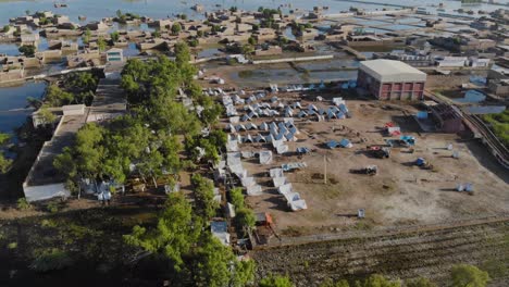 Aerial-View-Of-Makeshift-Camps-For-Flood-Disaster-Victims-In-Maher,-Sindh