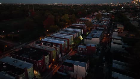 Homes-in-metropolitan-USA-city-at-night