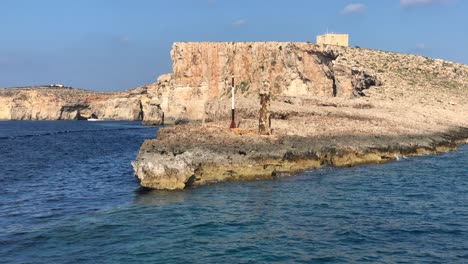 Comino-Insel-Malta-Berühmtes-Urlaubsreiseziel-In-Den-Sommerferien-Des-Europäischen-Meeres-Im-Mittelmeer