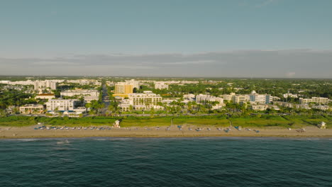 Drone-shot-of-properties-near-Delray-Beach-in-Florida