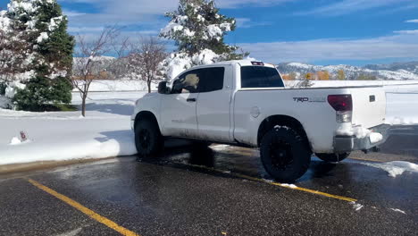 Toyota-Tundra-Truck,-White,-6-foot-Bed,-TRD-Off-Road,-Snowy-Surroundings,-4K
