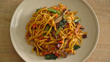 stir-fried-yakisoba-noodles-with-vegetable-in-vegan-style---Vegan-and-vegetarian-food-style