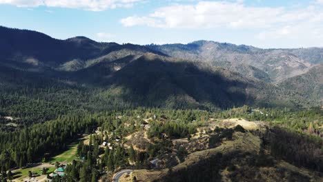 Parque-Nacional-Sequoia-En-Las-Montañas-De-Sierra-Nevada-Paisaje-Panorámico-Aéreo