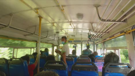 Im-Ländlichen-Bus-In-Sri-Lanka