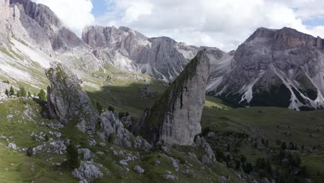 Luftbild-Von-Pieralongia-Felsspitzen-In-Italienischen-Dolomiten