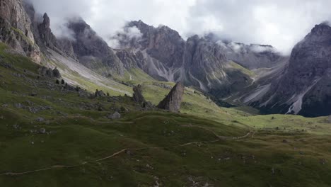 Dolomites-mountain-valley-cinematic-landscape,-wide-establishing-view
