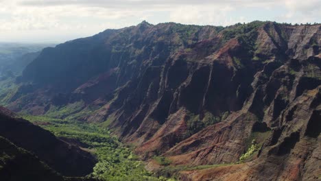 Dramatic-aerial-footage-of-famous-Waimea-canyon-on-Kauai
