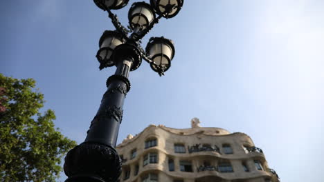 Barcelona-classic-streetlight,-lamppost-with-subtile-camera-movement