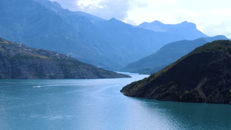 Magnificent-view-of-the-Serre-Ponçon-lake-in-the-Alps