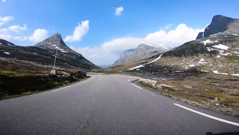 Eine-Malerische-Fahrt-Durch-Das-Spektakuläre-Norwegen