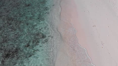 Luftaufnahme-Der-Weißen-Strände-Und-Des-Türkisfarbenen-Wassers-Von-Anse-Coco,-Petit-Anse-Und-Grand-Anse-Auf-La-Digue,-Einer-Insel-Der-Seychellen