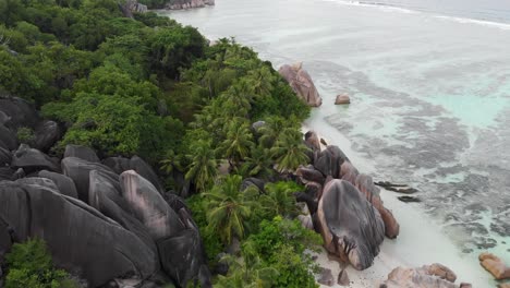 Aerial-view-of-Anse-Source-d’Argent,-La-Digue,-Seychelles