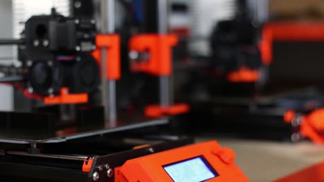 3D-Printer-Simultaneously-Printing-Components