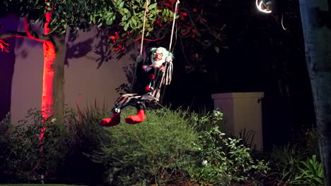 Swinging-clown-Halloween-decoration-and-animatronics