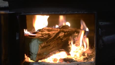 cozy-firewood-chimene