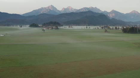 Neuschwanstein-Landschaft-Nebligen-Morgen-Im-Herbst-|-4k-|-Dji-Mavic-2-Pro-D-log-–-Perfekt-Für-Die-Farbkorrektur