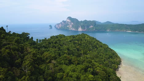 Luftaufnahmen-Der-Insel-Mit-Kristallklarem-Türkisfarbenem-Wasser-In-Thailand