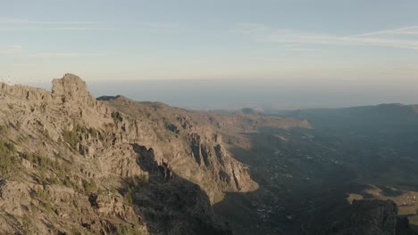 Drone-shot-of-a-mountain-panorama-with-valley,-gran-canaria