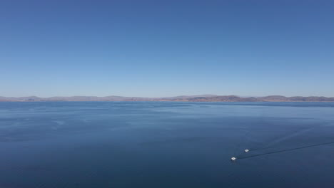 Titicaca-See-Höchster-Punkt-Blick-Auf-Die-Insel-Taquile