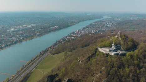 Drone---Aerial-shot-of-the-ruin-Drachenfels-with-castle-Drachenburg-and-the-river-rhine-Siebengebirge-near-Bonn---Königswinter-25p