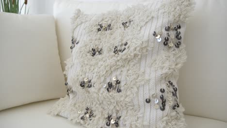 fluffy-pillow-in-a-modern-home