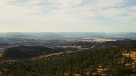 Luftaufnahme-Des-Rogue-Valley-Im-Südlichen-Oregon-Vom-Roxy-Ann-Peak-Aus-Gesehen