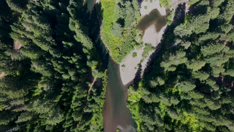 Aerial-view-of-Upper-Rogue-River-in-Southern-Oregon