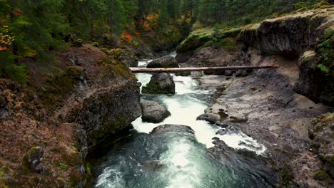 Aerial-view-of-Takelma-Gorge-on-the-upper-Rogue-River-near-Prospect,-Oregon