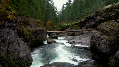 Aerial-view-of-Takelma-Gorge-on-the-upper-Rogue-River-near-Prospect,-Oregon