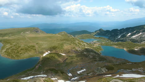 Luftaufnahmen-Von-Sieben-Rila-Seen-In-Bulgarien-Im-Sommer
