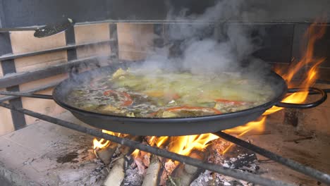 traditional-spanish-paella-with-vegetables