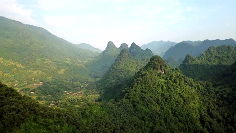 Lush-green-forested-landscape-of-Vietnam