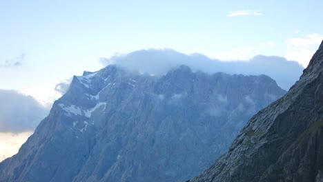 Close-view-of-moutain-peak-Zugspitze-covered-in-clouds