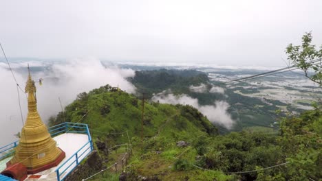 Panoramablick-Auf-Die-Landschaft-Auf-Der-Spitze-Eines-Berges-In-Myanmar