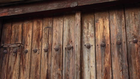 Rustic-wooden-barn-doors-and-frame