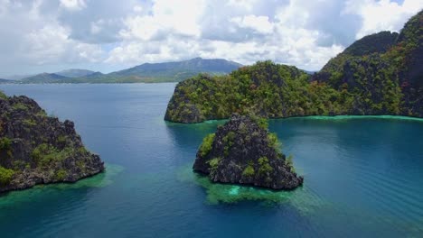 Einsame-Lagune-In-Coron,-Palawan,-Philippinen