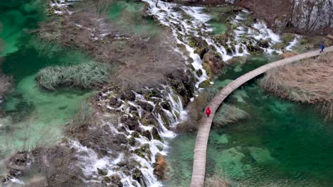 Plitvice-Lakes-NP-Croatia-Overhead-Path