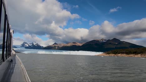 Bootsfahrt-Zum-Perito-Moreno-Gletscher-In-Argentinien,-Patagonien
