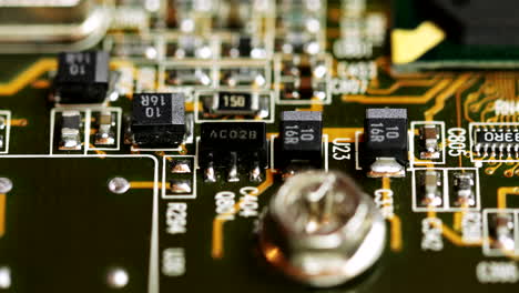 Placa-De-Circuito-Impreso-Consta-De-Condensador,-Resistencia-Y-Circuito-Integrado-Con-Microprocesador