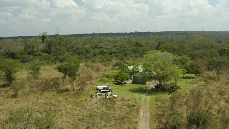 Rangers-post-in-wild-Africa,-Uganda-Murchison-Falls-National-Park