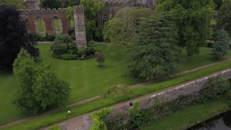 Flight-up-to-view-the-Bishops-Palace-and-Wells-Cathederal-in-somerset